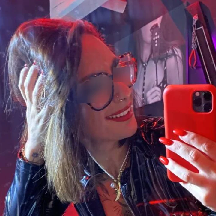 Portrait — Maîtresse Zara